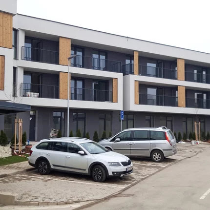 Bezpečnostní dveře pro bytovku Hezké pole